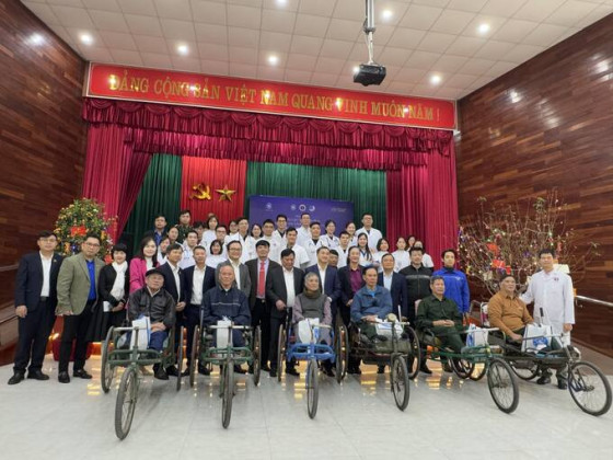 FPT Long Châu thăm, tặng quà thương, bệnh binh tại Trung tâm Điều dưỡng thương binh Thuận Thành, Bắc Ninh nhân dịp Tết Ất Tỵ