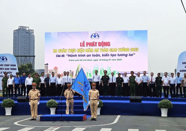 TP. HCM: Tăng cường bảo đảm trật tự, an toàn giao thông, khắc phục ùn tắc giao thông dịp Tết Nguyên đán Ất Tỵ và lễ hội Xuân 2025