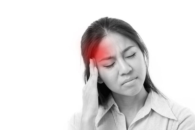 Nguyên nhân phổ biến gây ra chứng đau đầu bên phải