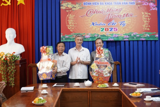 Cà Mau: Kiểm tra và chúc tết trung tâm y tế và bệnh viện