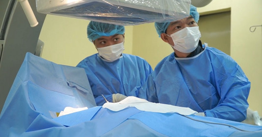 Cứu sống bệnh nhân ho ra máu nguy kịch nhờ can thiệp nút động mạch phế quản bằng DSA