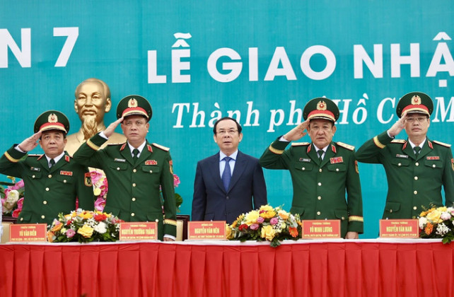 TP. HCM đồng loạt tổ chức lễ giao, nhận quân thực hiện nghĩa vụ quân sự năm 2025