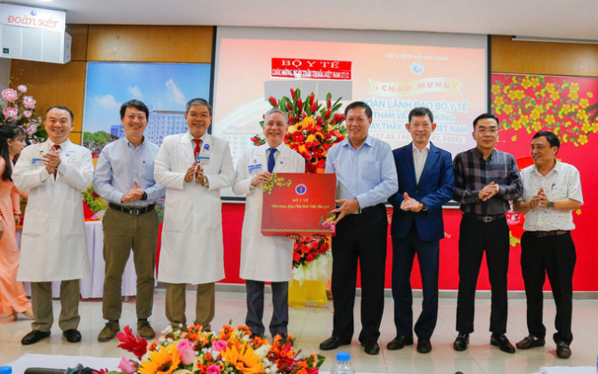 Thứ Trưởng Bộ Y Tế Đỗ Xuân Tuyên thăm và làm việc với Bệnh viện Từ Dũ