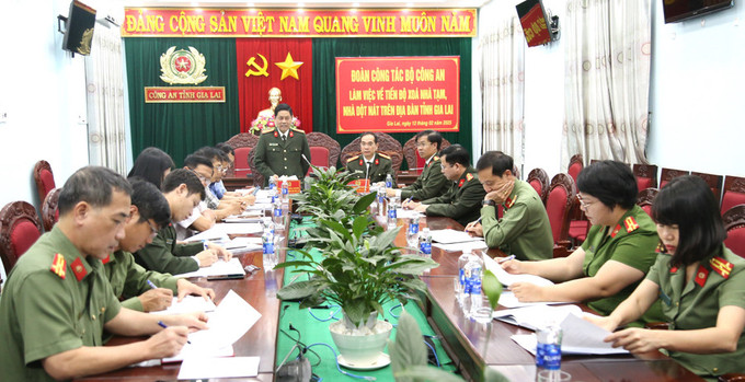 Đoàn công tác của Bộ Công an làm việc với Công an Gia Lai về triển khai xóa nhà tạm, nhà dột nát
