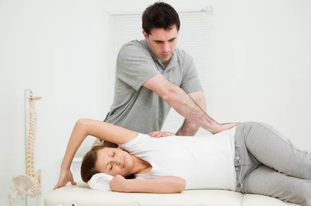 Vật lý trị liệu điều trị co cứng cơ