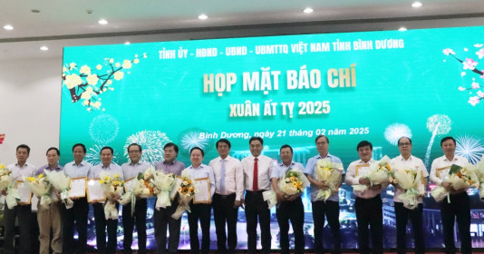 Bình Dương: Tôn vinh vai trò của báo chí trong phát triển tỉnh
