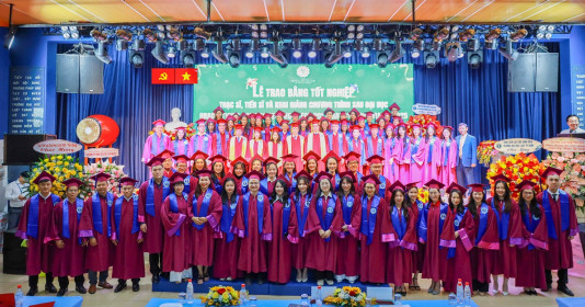 Hơn 200 học viên cao học và nghiên cứu sinh được trao bằng Thạc sĩ, Tiến sĩ Luật