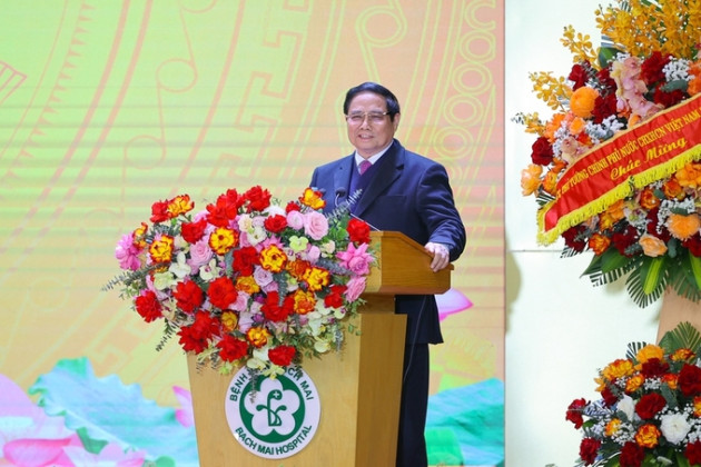 Thủ tướng thăm Bệnh viện Bạch Mai và Học viện Quân y
