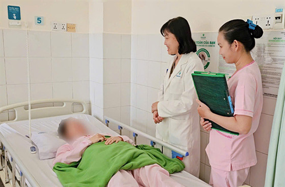 Cần Thơ: Cắt u buồng trứng xoắn hoại tử cho nữ bệnh nhân 36 tuổi