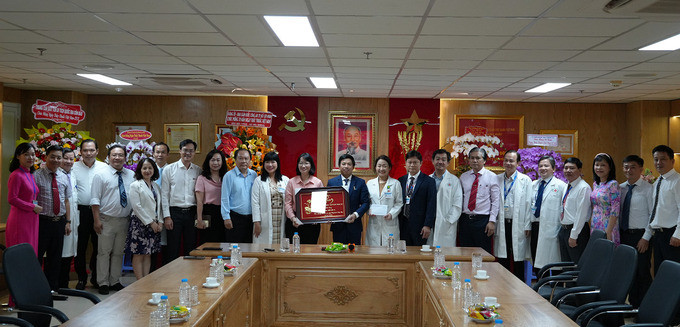 Lãnh đạo TP. HCM thăm và chúc mừng Bệnh viện Nhân dân 115 nhân kỷ niệm 70 năm Ngày Thầy thuốc Việt Nam