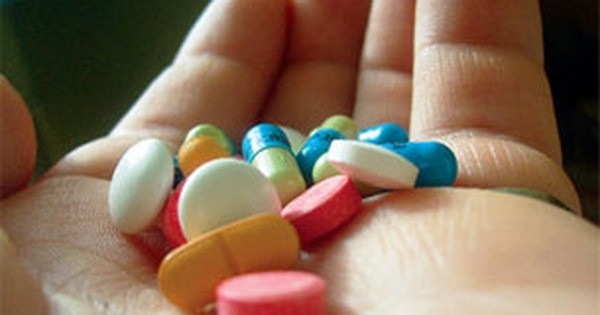Không tự ý mua thuốc điều trị cúm mùa
