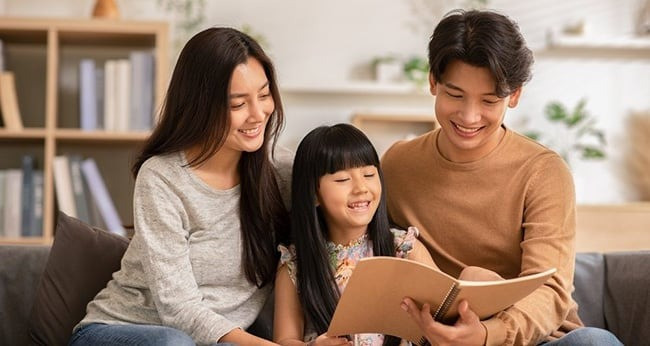 Con bước vào tuổi dậy thì, cha mẹ làm thế nào để đồng hành cùng con?