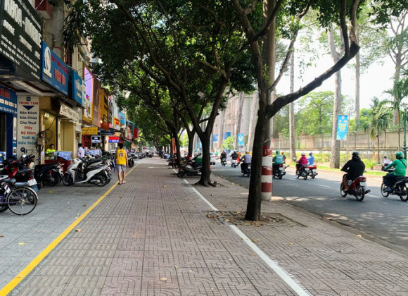 TP. HCM: Triển khai hiệu quả công tác quản lý, sử dụng tạm thời một phần lòng đường, vỉa hè