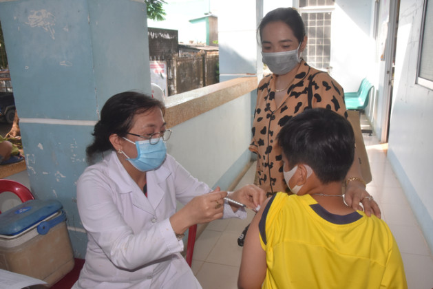 Cà Mau hoàn thành chiến dịch tiêm ngừa sởi - rubella, đạt trên 95%