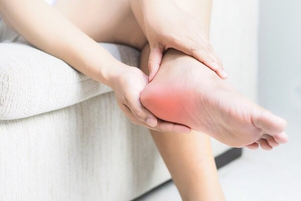 Những dấu hiệu ở lòng bàn chân nhận biết sức khỏe gan bị ảnh hưởng