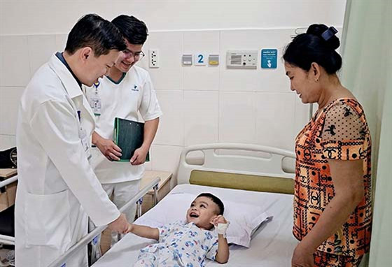Cần Thơ: Điều trị thành công cho bé trai 3 tuổi bị bệnh tim bẩm sinh nặng