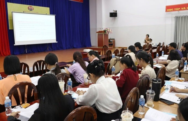 Tây Ninh: Tập huấn công tác y tế trường học năm học 2024 - 2025