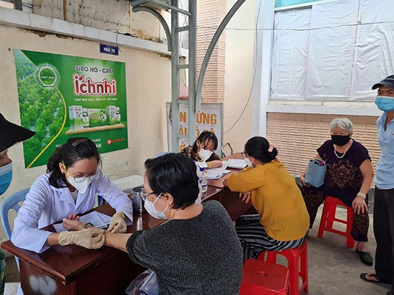 Cần Thơ: Tổ chức tầm soát miễn phí bệnh phổi cho người dân phường Thới Bình