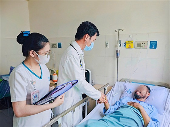 Cứu sống bệnh nhân viêm màng não nguy kịch