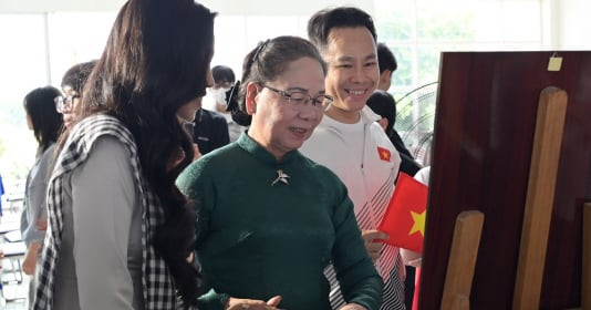 “NỐI” – Khi nghệ thuật nhiếp ảnh kết nối các thế hệ