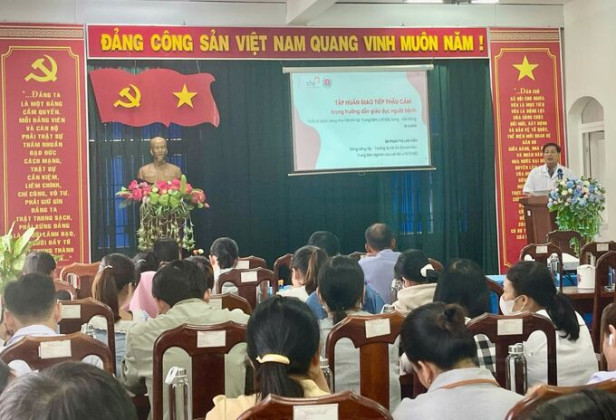 Đắk Nông: Tập huấn giao tiếp thấu cảm trong hướng dẫn người bệnh