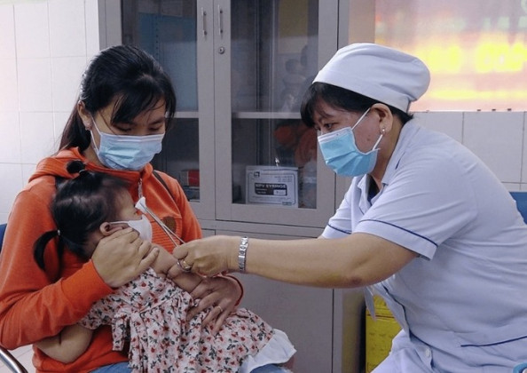 Đắk Lắk triển khai đợt 3 chiến dịch tiêm chủng vắc xin phòng chống dịch sởi năm 2025