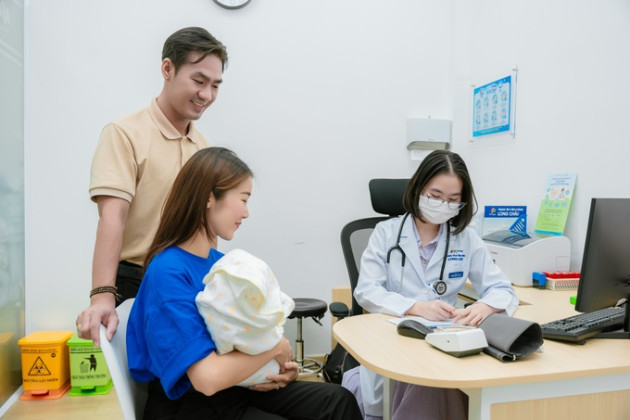 FPT Long Châu giới thiệu giải pháp mới giúp trẻ sinh non tránh nguy cơ RSV