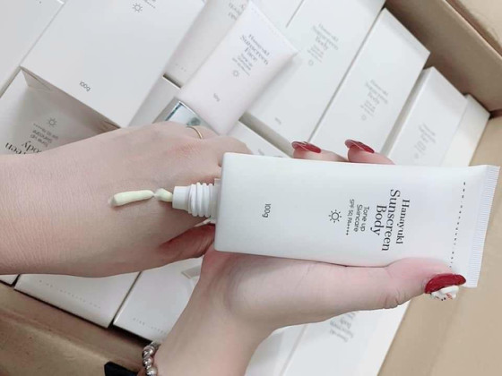 Thu hồi trên toàn quốc kem chống nắng do công ty chồng Đoàn Di Băng đưa ra thị trường