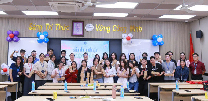 Trường Đại học Luật TP.HCM tổ chức sinh nhật đặc biệt cho sinh viên