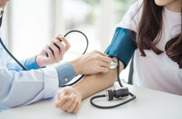 Tránh xa 3 món ăn này để ngủ ngon hơn nếu bạn bị huyết áp cao