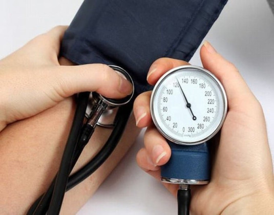 Cách ổn định huyết áp tự nhiên cho người cao tuổi