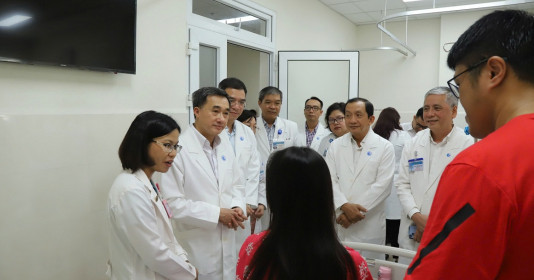 Sản phụ Singapore được chuyển viện an toàn, tiếp tục điều trị tại Bệnh viện Sản Nhi Singapore