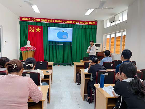 Cần Thơ: Tập huấn chăm sóc và điều trị HIV/AIDS cơ bản cho cán bộ y tế mới