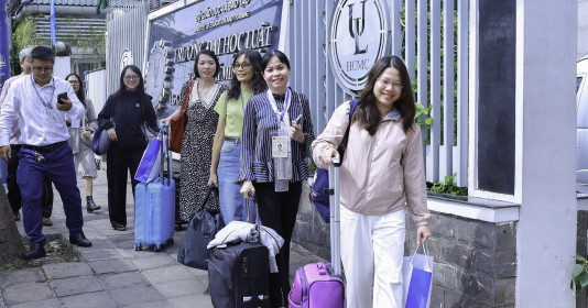 Cán bộ, giảng viên Trường Đại học Luật TP.HCM lên đường làm nhiệm vụ tại kỳ thi tốt nghiệp THPT 2025