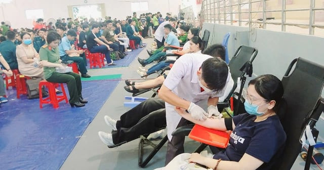 Hơn 600 người ở Khánh Hòa nô nức đi hiến máu tình nguyện