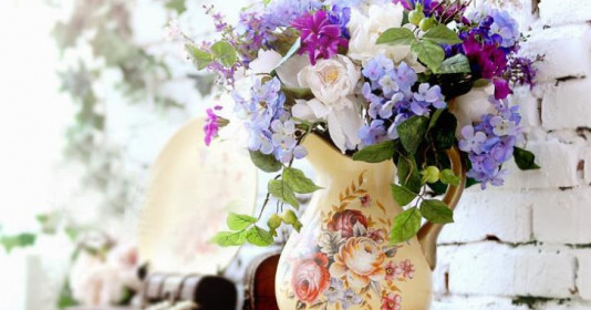 Hoa tươi chơi 10 ngày vẫn tươi rói nhờ cho thêm loại nước này vào cùng nước cắm hoa