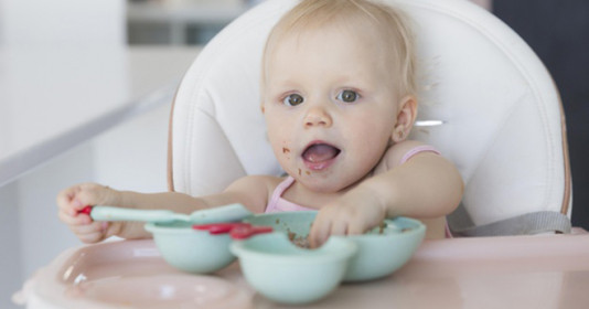 Nhiều mẹ vẫn mắc lỗi sai chọn thời điểm ăn dặm cho con, hãy lắng nghe lời khuyên của các chuyên gia
