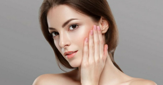 Chăm sóc da mặt khi làm việc nhiều với máy tính