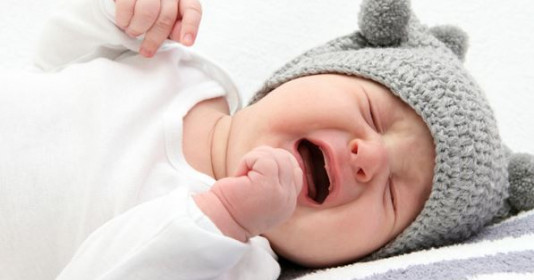 Lý giải nguyên nhân trẻ 3 tuổi hay khóc đêm