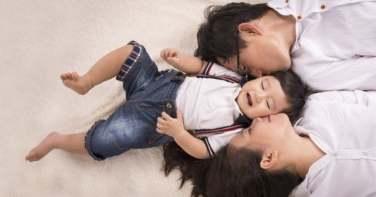 Muốn con phát triển toàn diện, cha mẹ đừng quên hỏi trẻ 4 câu hỏi này trước khi ngủ