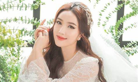 Cùng Bảo Thy chia sẻ bí quyết làm đẹp mỗi ngày thoát khỏi tình trạng mụn ẩn