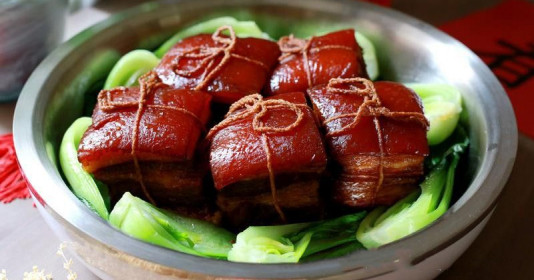 Dù trời nắng nóng nhưng kho thịt theo cách này vẫn tốn cơm lắm này mẹ ơi!