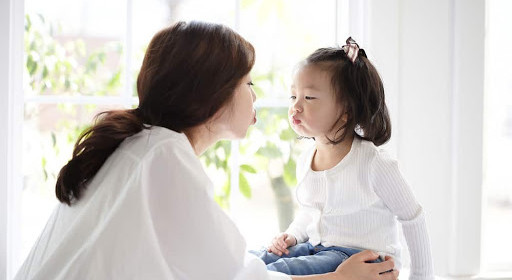4 thói quen ba mẹ cần bỏ ngay nếu muốn nuôi dạy con tự lập