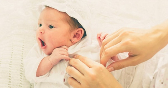 Trẻ sơ sinh bị vàng da, mẹ nhớ ăn những món này để con nhanh hết bệnh