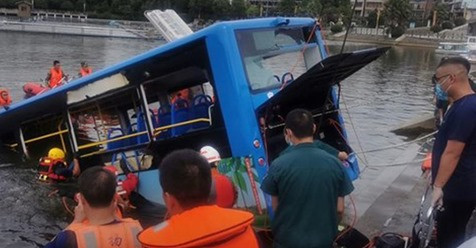 21 em học sinh không qua khỏi khi xe buýt chở các em bị lao xuống hồ ở tỉnh Quý Châu, Trung Quốc