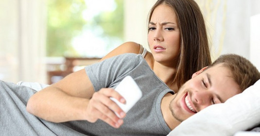3 điều khiến phụ nữ dù đẹp, giỏi, thạo chuyện "chăn gối" cúng khó lòng mà giữ được chồng