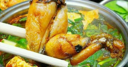 Lẩu ếch măng cay tại nhà cho ngày nghỉ cùng gia đình, bạn bè