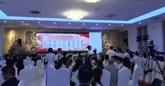 Lễ vinh danh con cháu Vua Hùng toàn cầu 2020: Niềm tự hào và tình yêu nước qua từng con chữ