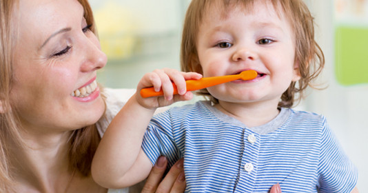 Hướng dẫn trẻ cách đánh răng đúng cách 