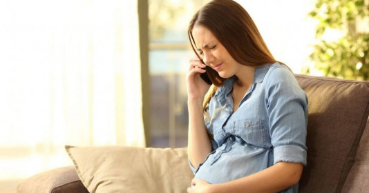Bà bầu hay bị tủi thân, dễ khóc, dễ cáu và nhạy cảm nguyên nhân do đâu?